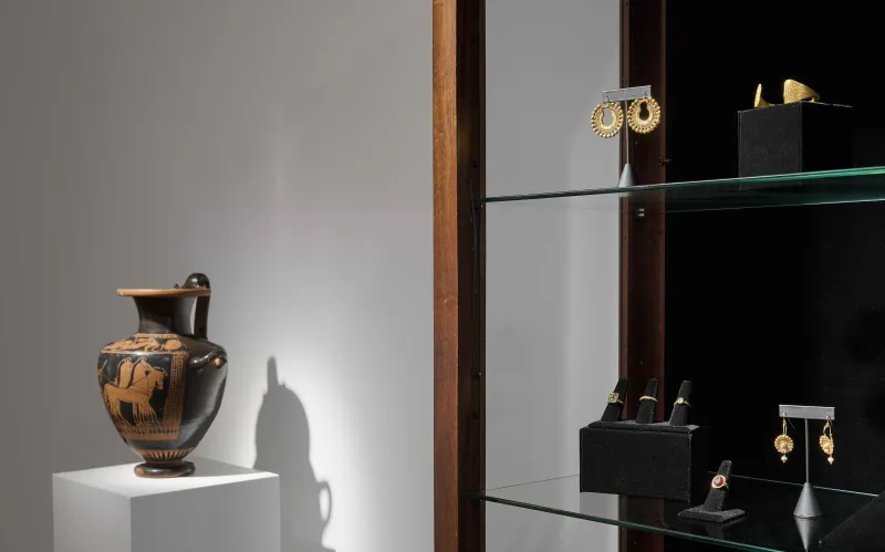 The Art of Gold: Viceregal Pictures and Ancient Jewelry